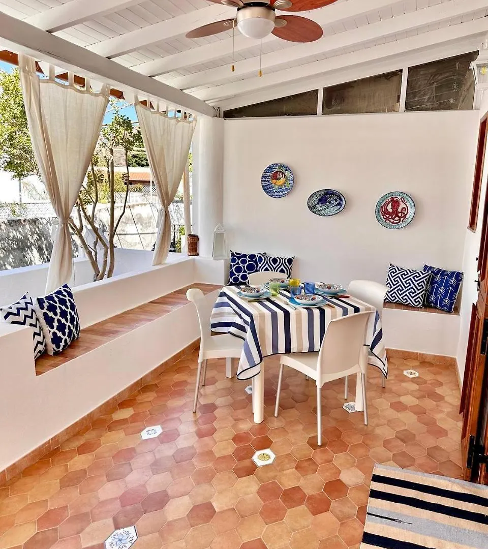 Cottage Pia Vulcano  Vulcano (Isola)